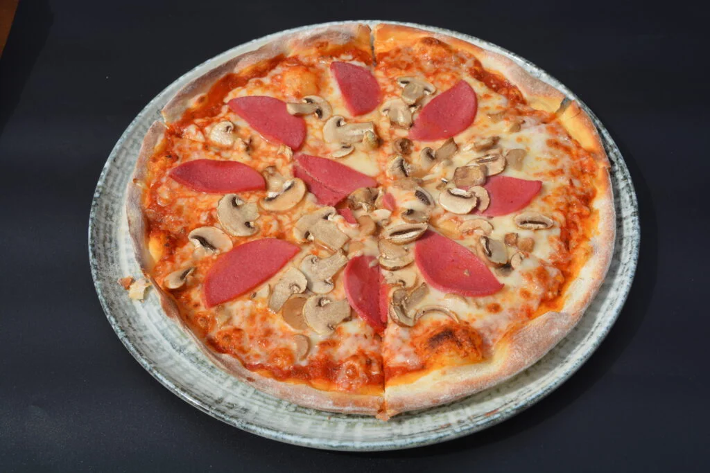 MANTARLI SALAMLI PİZZA